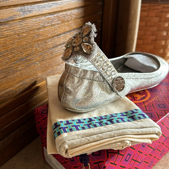 Tory Burch, Minnie embellished size 7 - Picture 2 of 3